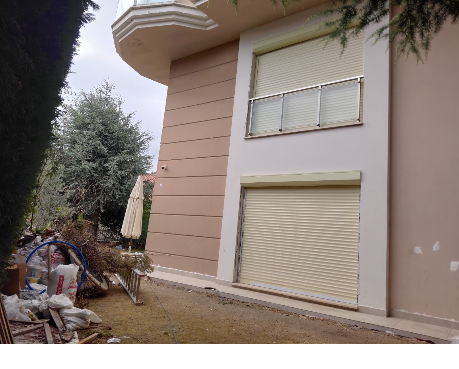 Göktürk Müstakil Ev Şömineli Panoramik Cam Kış Bahçesi